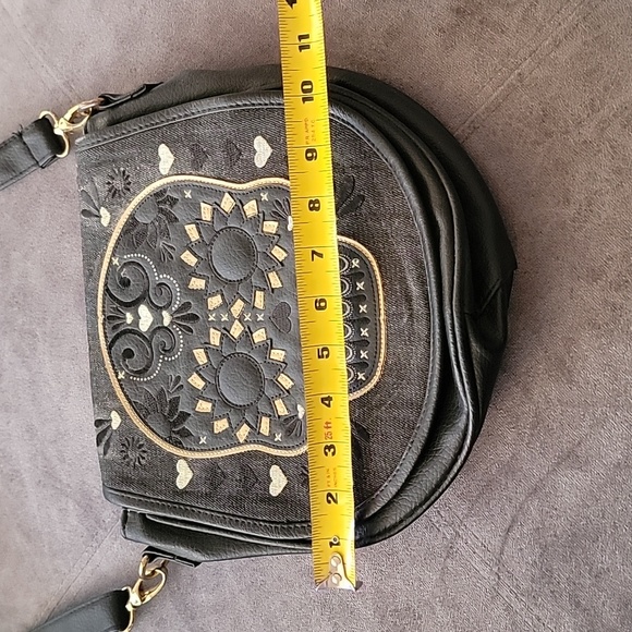 Loungefly Skull Cross Body Bag - Picture 5 of 7